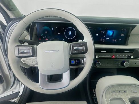 Certified 2026 Hyundai Palisade Calligraphy FWD image 11