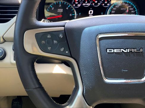Used 2018 GMC Yukon Denali w/ Denali Ultimate Package AWD/4WD image 24