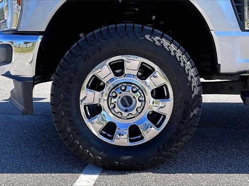 Used 2024 Ford F250 Lariat w/ Chrome Package image 29