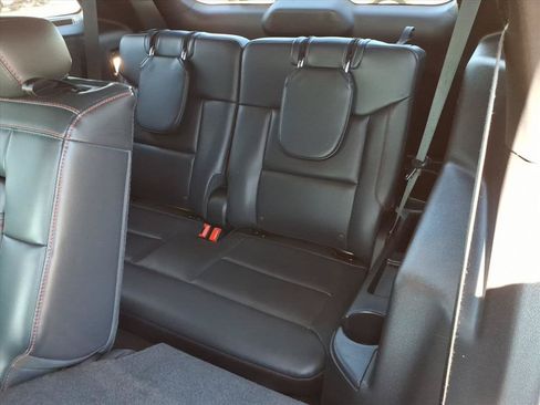 Used 2025 Ford Explorer ST-Line w/ ST-Line Street Pack AWD/4WD image 12
