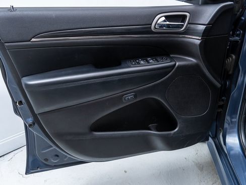 Used 2020 Jeep Grand Cherokee Limited X image 24