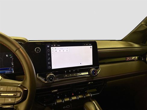 Used 2023 Chevrolet Colorado Z71 image 13