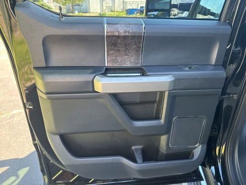 Used 2022 Ford F250 Lariat w/ Lariat Ultimate Package AWD/4WD image 11