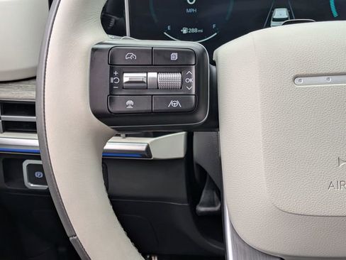 Used 2025 Hyundai Santa Fe Calligraphy image 15