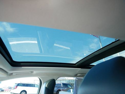 Used 2017 Ford Edge SEL w/ Canadian Touring Package image 9