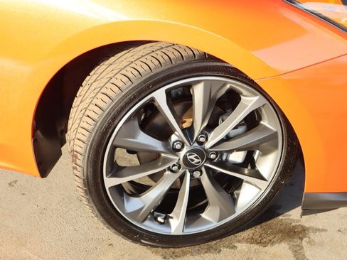 Used 2019 Hyundai Veloster 2.0 Premium FWD image 3
