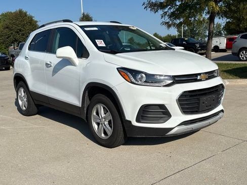 Used 2020 Chevrolet Trax LT w/ LT Convenience Package AWD/4WD image 4