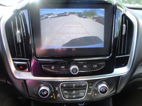 Used 2018 Chevrolet Traverse LT AWD/4WD image 9