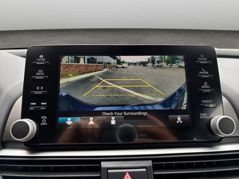 Used 2019 Honda Accord EX image 44