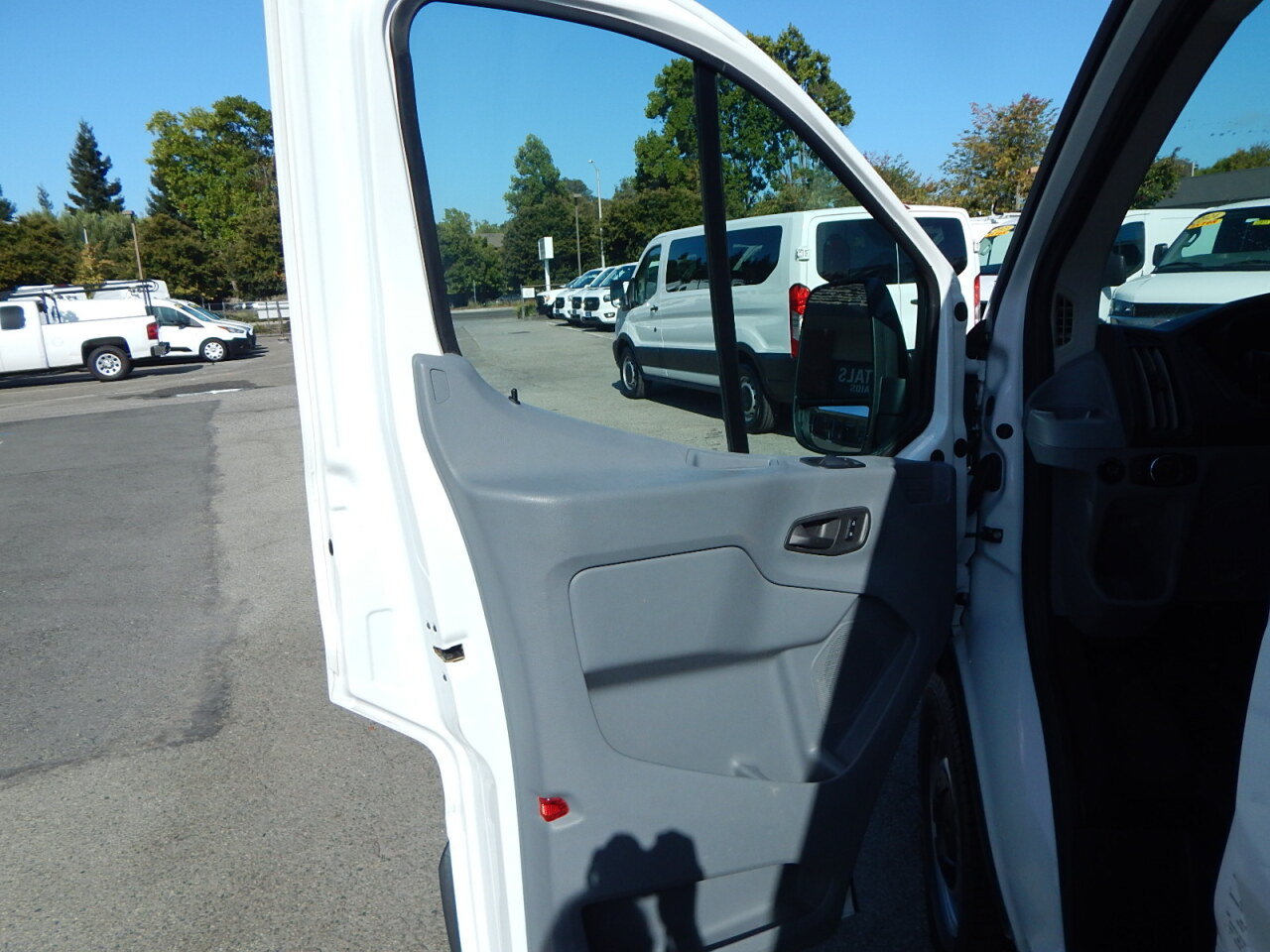 Used 2018 Ford Transit 350 XL RWD image 19