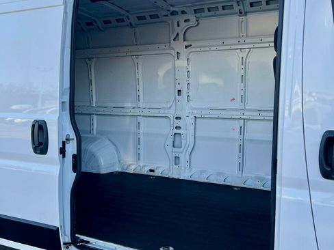 Used 2025 RAM ProMaster 2500 w/ Convenience Group FWD image 10