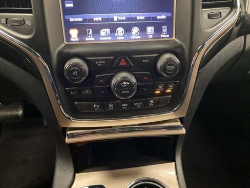 Used 2016 Jeep Grand Cherokee Laredo 75th Anniversary image 16