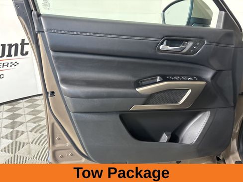 Used 2024 Nissan Pathfinder Platinum w/ Cargo Package image 8