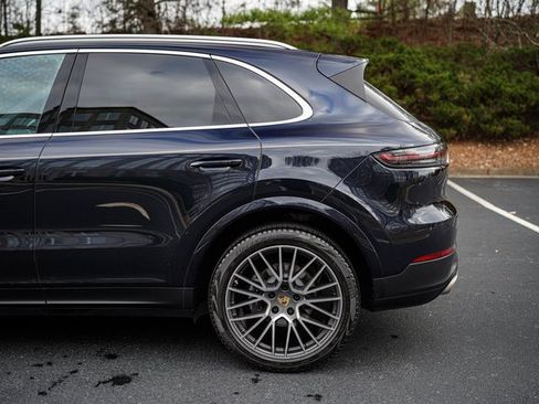 Used 2022 Porsche Cayenne image 6