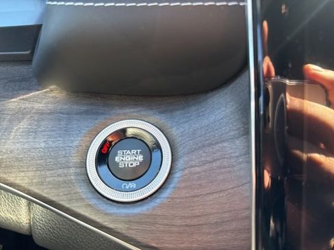 Used 2022 Jeep Grand Cherokee L Overland w/ Luxury Tech Group IV image 29