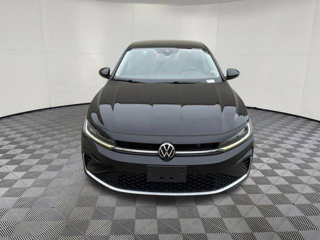 Used 2025 Volkswagen Jetta SE FWD image 12