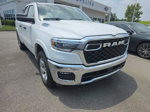 Used 2025 RAM 1500 Big Horn AWD/4WD image 9