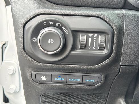 Used 2021 Jeep Wrangler Unlimited Sahara AWD/4WD image 20