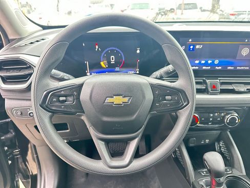 Used 2025 Chevrolet TrailBlazer LT image 28