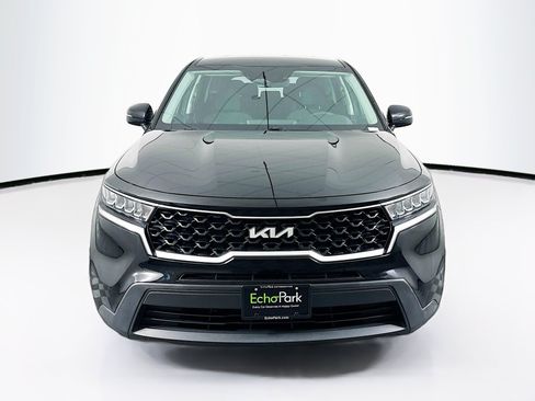 Used 2023 Kia Sorento LX FWD image 2