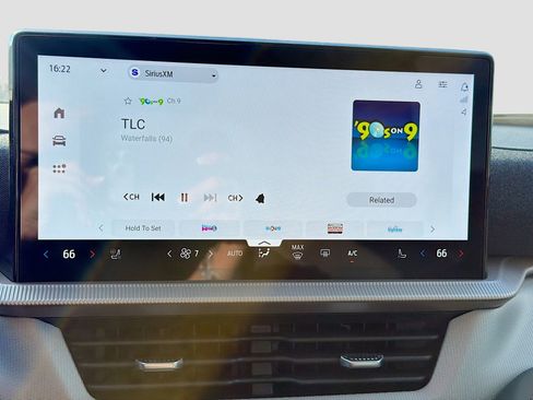 New 2026 Ford Explorer Active w/ Active Comfort Package image 22