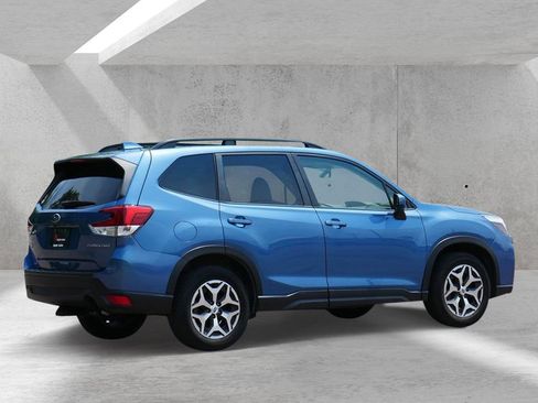 Used 2020 Subaru Forester Premium w/ Popular Package #1 AWD/4WD image 3