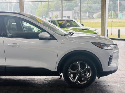 Used 2025 Ford Escape ST-Line Select AWD/4WD image 5