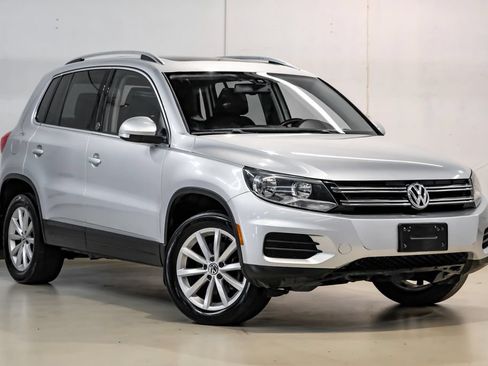 Used 2017 Volkswagen Tiguan Wolfsburg Edition AWD/4WD image 7