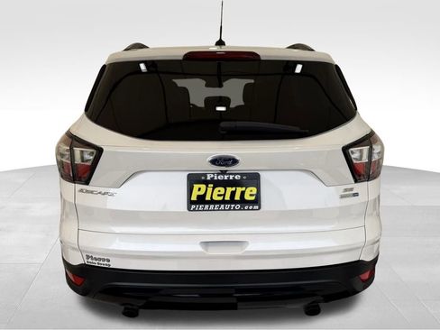 Used 2018 Ford Escape SE w/ SE Sport Appearance Package image 3