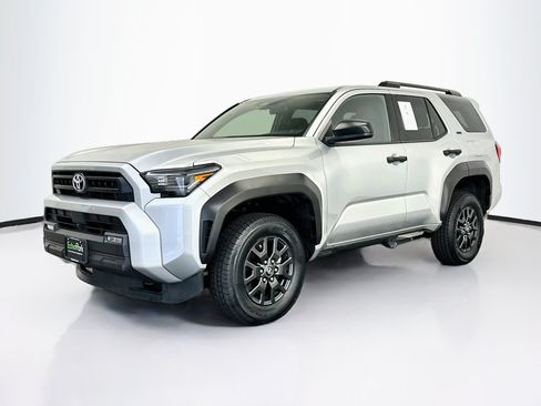 Used 2025 Toyota 4Runner SR5 AWD/4WD image 3