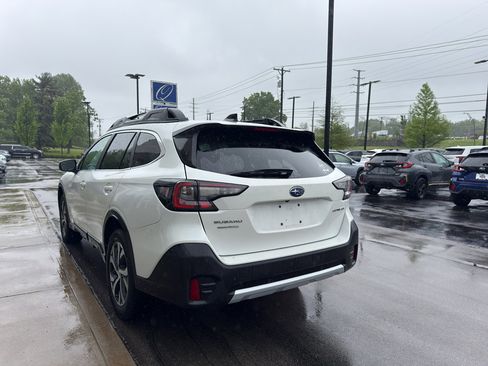 Used 2022 Subaru Outback Limited AWD/4WD image 4