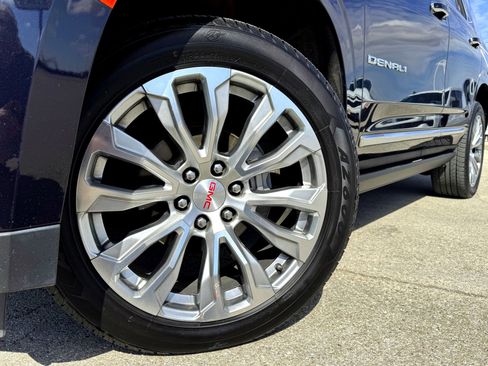 Used 2023 GMC Yukon Denali image 2