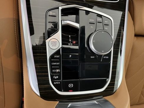 Used 2024 BMW X5 xDrive40i w/ Parking Assistance Package image 18