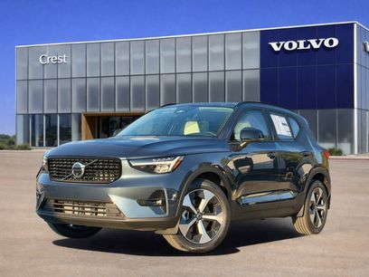New 2026 Volvo XC40 B5 Plus w/ Climate Package