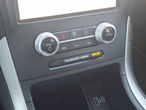 Used 2022 Ford Edge SEL w/ Convenience Package image 28