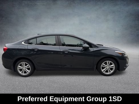 Used 2018 Chevrolet Cruze LT image 7