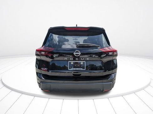 Used 2024 Nissan Rogue S FWD image 5