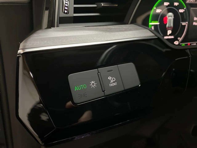 Used 2024 Audi Q8 e-tron Premium AWD/4WD image 32