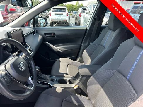 Used 2024 Toyota Corolla Cross AWD Hybrid w/ Moonroof Package image 2