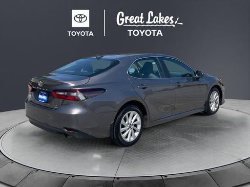 Used 2024 Toyota Camry LE image 5