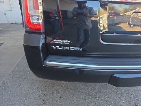 Used 2017 GMC Yukon Denali w/ Open Road Package image 24