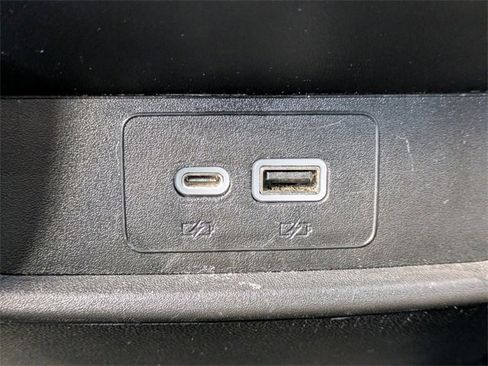 Used 2024 Cadillac XT4 Premium Luxury image 16