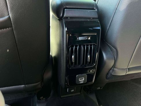 Used 2023 Jeep Compass Latitude image 25