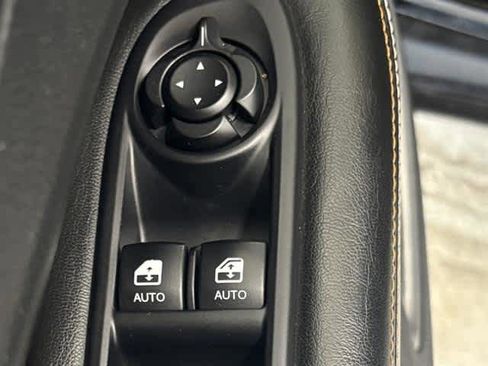 Used 2018 Jeep Compass Latitude w/ Cold Weather Group image 12