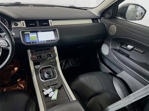 Used 2017 Land Rover Range Rover Evoque SE image 22