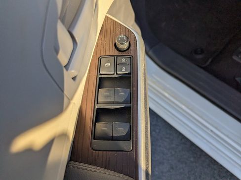 Used 2024 Toyota Sienna LE image 15