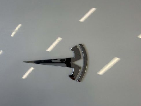 Used 2025 Tesla Model Y Long Range image 8