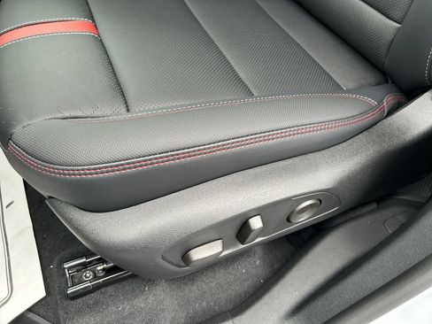 New 2026 Chevrolet Traverse RS w/ LPO, Floor Liner Package AWD/4WD image 24