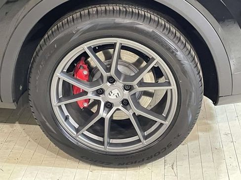 Certified 2026 Porsche Cayenne S AWD/4WD image 15