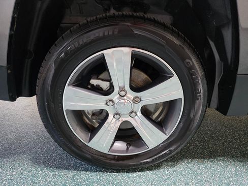 Used 2016 Jeep Patriot High Altitude AWD/4WD image 12
